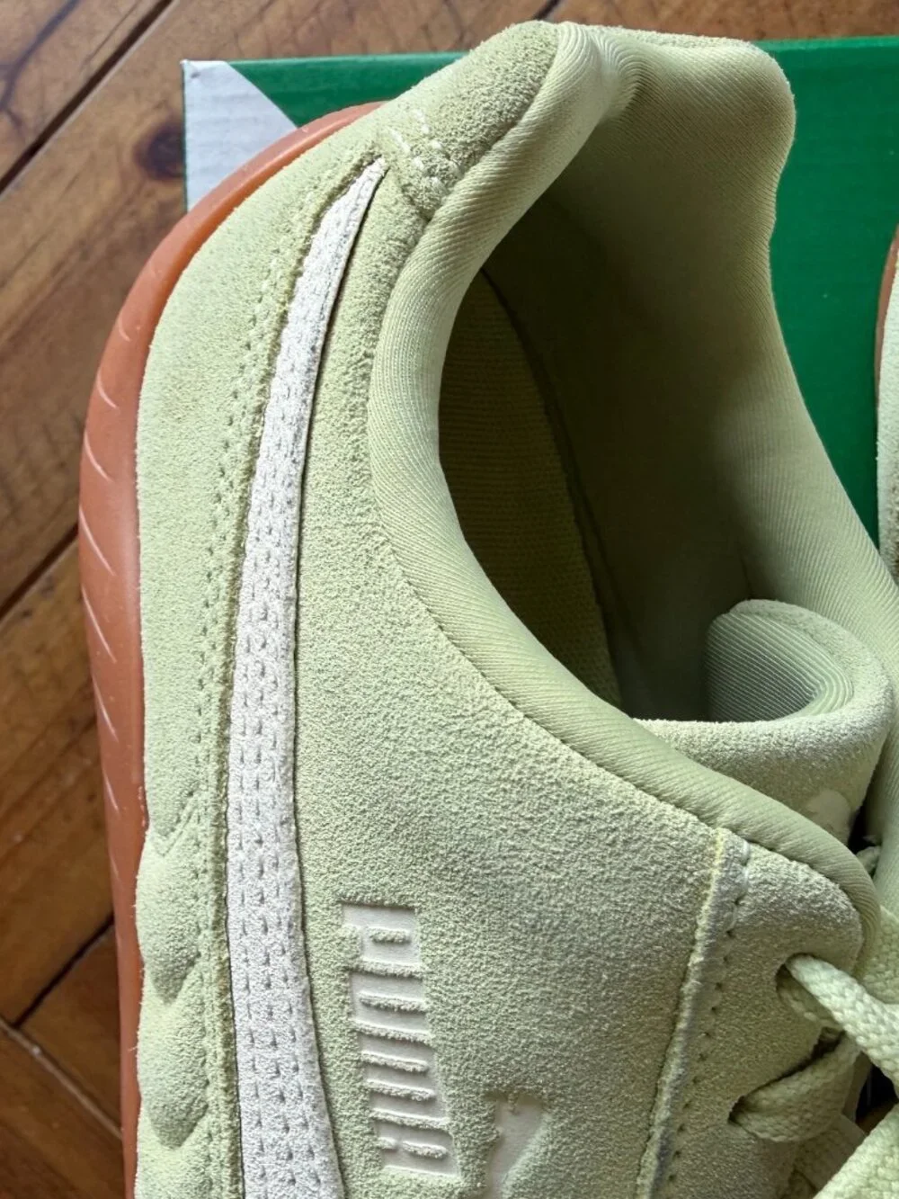PUMA SPEEDCAT OG IN PISTACHIO GREEN SUEDE SIZE US WOMEN'S 8.5